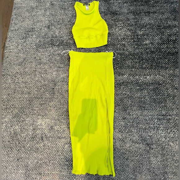 2 piece set - Picture 4 of 4